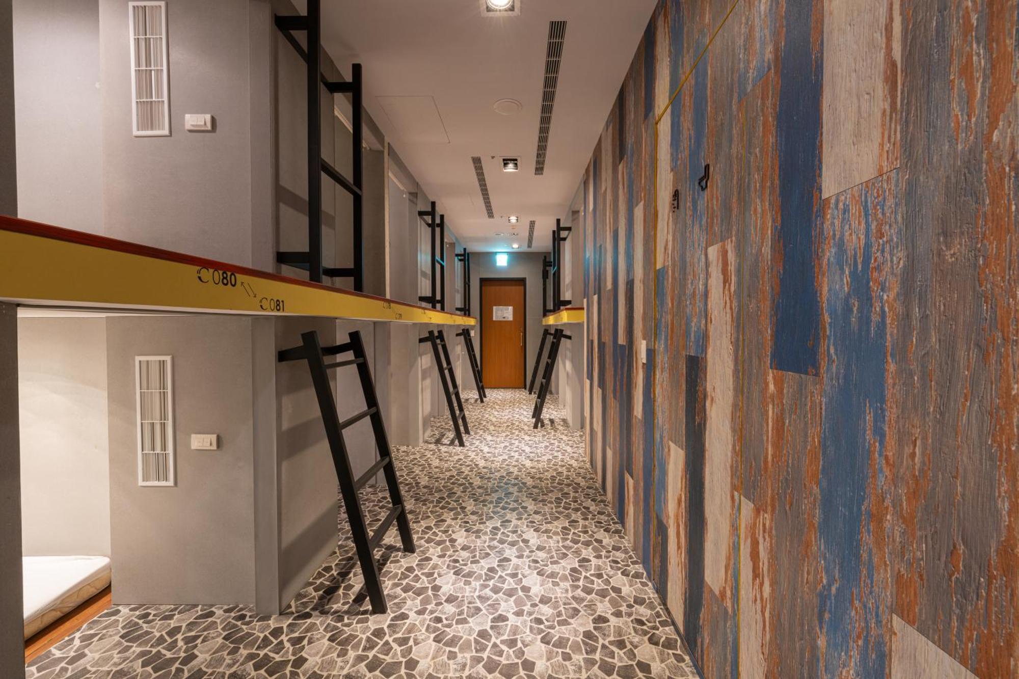 Ningcui Business Hotel Taichung Room photo